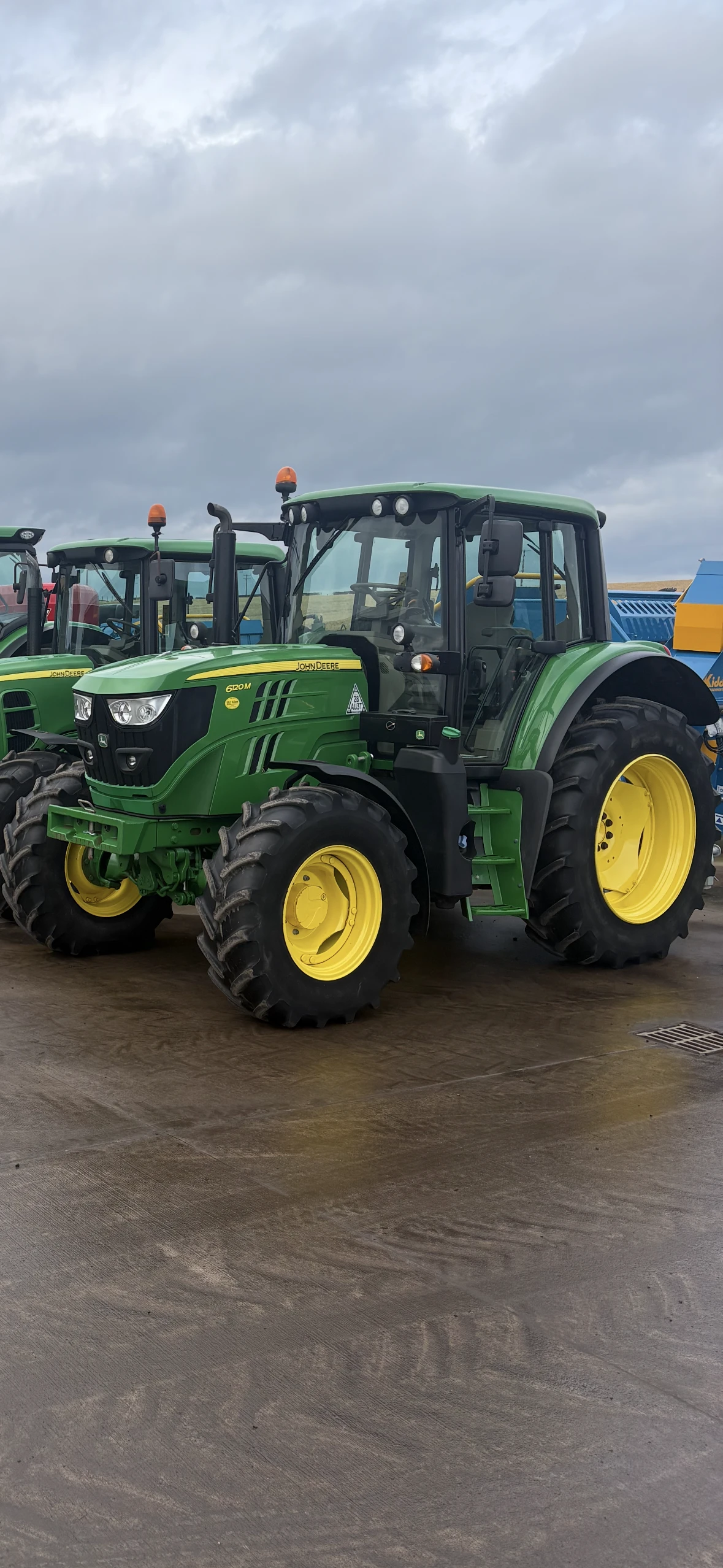 John Deere 6120m